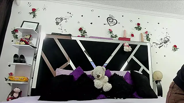 thedream girls online show from October 24, 12:04 pm