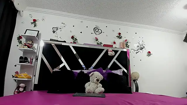 thedream girls online show from October 28, 12:15 pm