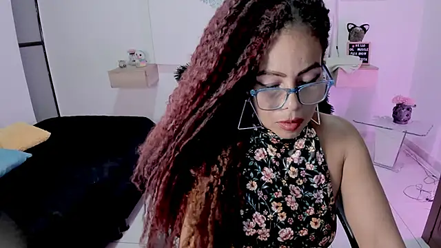 Snapshot of Rachell_28 chatting on December 18, 9:18 pm Rachell 28 online show from December 18, 9:18 pm