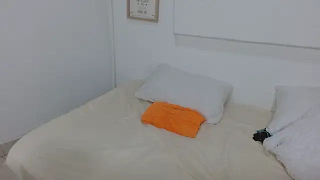 Snapshot of Rachell_28 chatting on December 15, 10:15 pm Rachell 28 online show from December 15, 10:15 pm