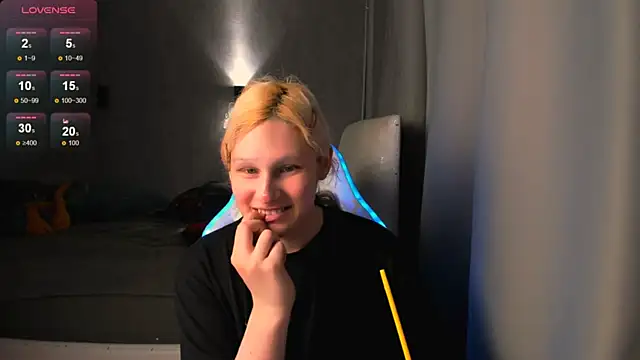 Kleo Godde online show from October 25, 9:48 pm