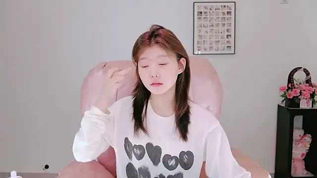 yangyang-1115 online show from May 15, 4:21 am
