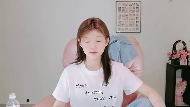 yangyang-1115 online show from May 17, 4:56 am