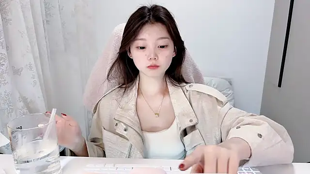 Snapshot of yangyang-1115 chatting on November 12, 5:33 am yangyang-1115 online show from November 12, 5:33 am