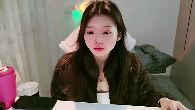 Snapshot of yangyang-1115 chatting on December 1, 4:57 am yangyang-1115 online show from December 1, 4:57 am