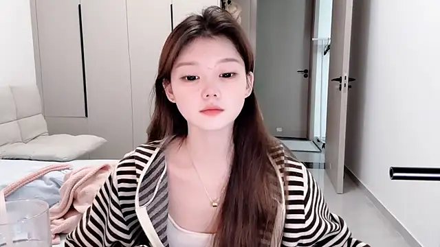 Snapshot of yangyang-1115 chatting on October 28, 5:08 am yangyang-1115 online show from October 28, 5:08 am