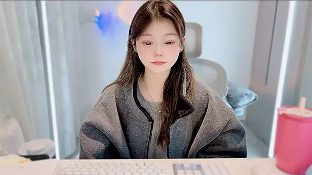 Snapshot of yangyang-1115 chatting on November 28, 3:50 am yangyang-1115 online show from November 28, 3:50 am