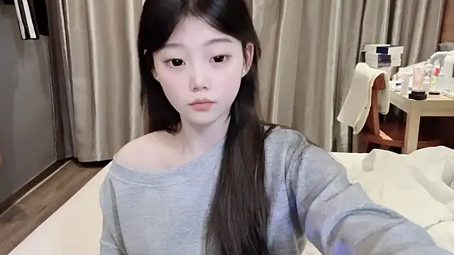Snapshot of yangyang-1115 chatting on February 28, 9:47 am yangyang-1115 online show from February 28, 9:47 am