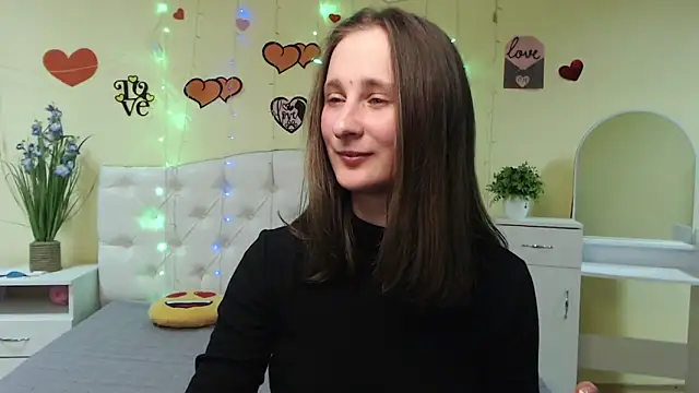 Snapshot of MichelLeee chatting on February 21, 6:15 pm MichelLeee online show from February 21, 6:15 pm