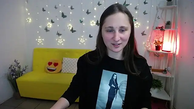 MichelLeee online show from April 28, 11:47 am