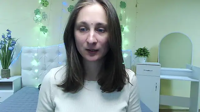 Snapshot of MichelLeee chatting on March 14, 12:18 pm MichelLeee online show from March 14, 12:18 pm