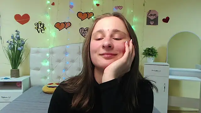 Snapshot of MichelLeee chatting on February 21, 3:10 pm MichelLeee online show from February 21, 3:10 pm