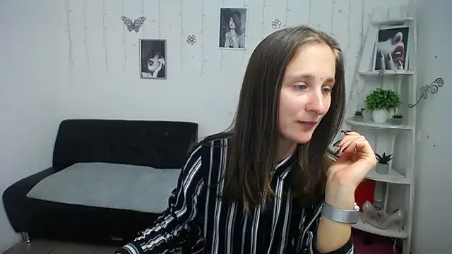 Snapshot of MichelLeee chatting on September 30, 11:05 am MichelLeee online show from September 30, 11:05 am