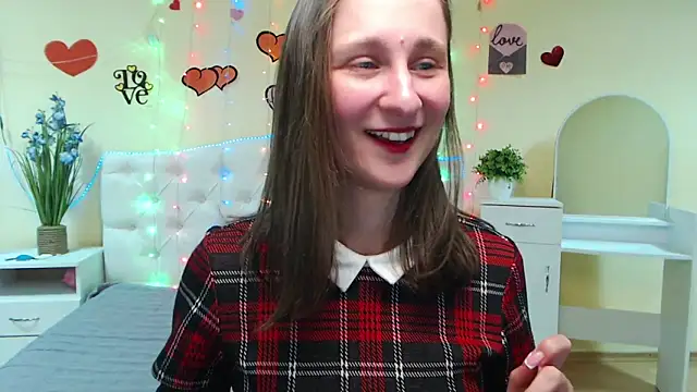 Snapshot of MichelLeee chatting on February 28, 3:15 pm MichelLeee online show from February 28, 3:15 pm