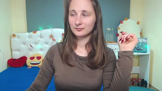 MichelLeee online show from November 18, 12:30 pm