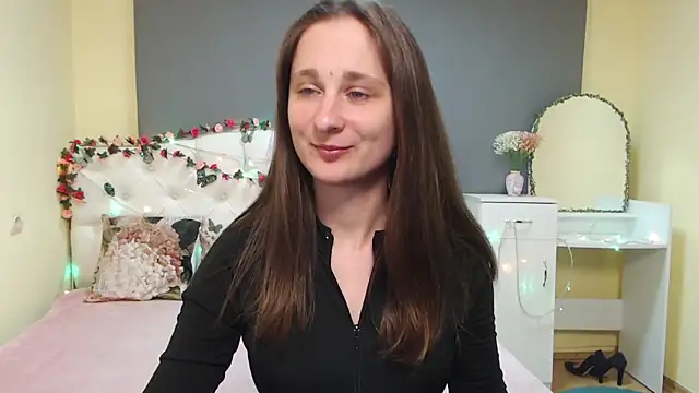 MichelLeee online show from March 17, 12:30 pm