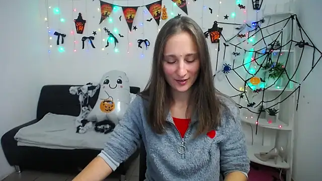 Snapshot of MichelLeee chatting on October 16, 11:29 am MichelLeee online show from October 16, 11:29 am