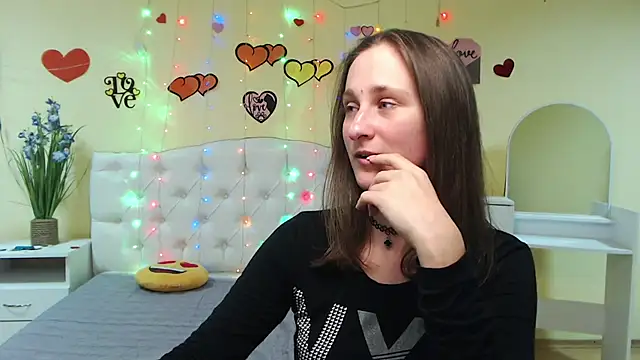 Snapshot of MichelLeee chatting on March 6, 3:13 pm MichelLeee online show from March 6, 3:13 pm
