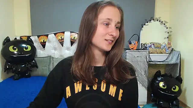 MichelLeee online show from October 21, 11:20 am