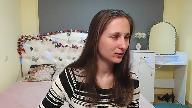 MichelLeee online show from March 26, 12:25 pm