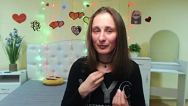 Snapshot of MichelLeee chatting on March 7, 12:01 pm MichelLeee online show from March 7, 12:01 pm