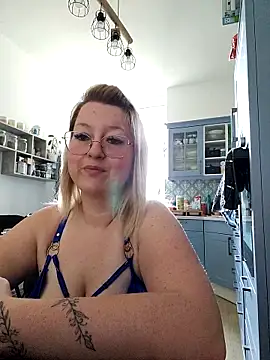 Lillyloo  online show from March 10, 11:23 am