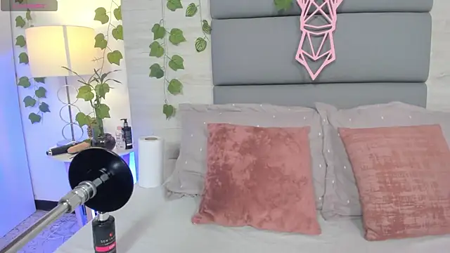 Snapshot of AshleyHill2 chatting on November 4, 3:54 am AshleyHill2 online show from November 4, 3:54 am