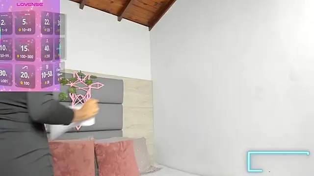 Snapshot of AshleyHill2 chatting on November 12, 3:54 am AshleyHill2 online show from November 12, 3:54 am