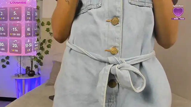 Snapshot of AshleyHill2 chatting on November 28, 3:39 am AshleyHill2 online show from November 28, 3:39 am