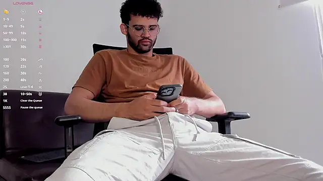 andrewChris  online show from October 28, 2:27 pm