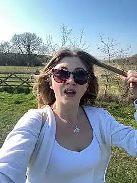 badlills201 online show from March 19, 2:06 pm