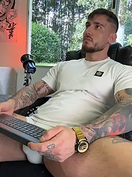 Snapshot of DimitriSullivan_ chatting on November 11, 6:14 pm DimitriSullivan online show from November 11, 6:14 pm