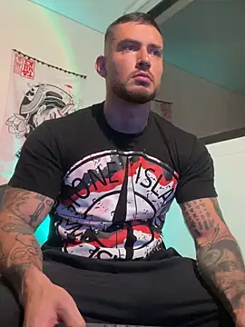Snapshot of DimitriSullivan_ chatting on May 25, 1:16 am DimitriSullivan online show from May 25, 1:16 am