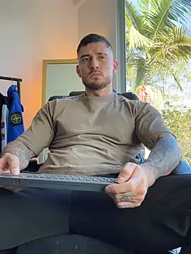 Snapshot of DimitriSullivan_ chatting on June 20, 8:58 pm DimitriSullivan online show from June 20, 8:58 pm