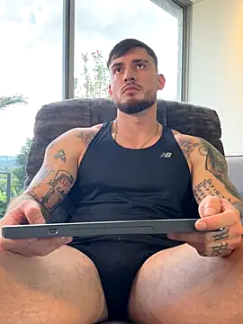 Snapshot of DimitriSullivan_ chatting on October 20, 9:04 pm DimitriSullivan online show from October 20, 9:04 pm