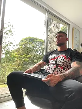 DimitriSullivan  online show from December 16, 2:43 pm