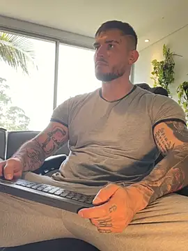 DimitriSullivan  online show from April 10, 1:29 pm