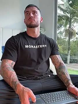 DimitriSullivan  online show from April 18, 8:53 pm