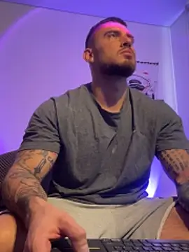 Snapshot of DimitriSullivan_ chatting on June 4, 2:44 pm DimitriSullivan online show from June 4, 2:44 pm