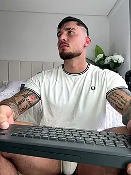 DimitriSullivan  online show from September 18, 9:07 pm