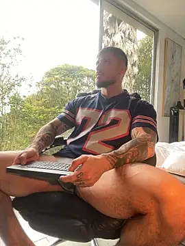 DimitriSullivan  online show from December 18, 2:43 pm