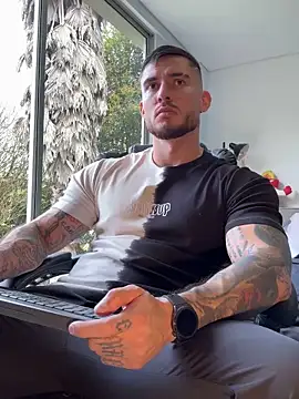 DimitriSullivan  online show from April 7, 3:03 pm