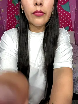 Snapshot of Velyn_18 chatting on November 25, 4:35 am Velyn 18 online show from November 25, 4:35 am