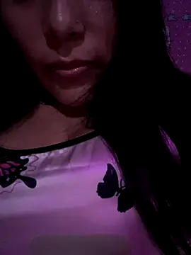 Snapshot of Velyn_18 chatting on November 19, 5:18 am Velyn 18 online show from November 19, 5:18 am