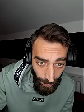 Snapshot of DaWoD030 chatting on November 9, 6:28 am DaWoD030 online show from November 9, 6:28 am