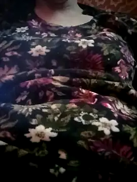 Snapshot of yara-25 chatting on December 5, 2:28 pm yara-25 online show from December 5, 2:28 pm