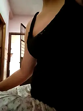 Snapshot of yara-25 chatting on September 13, 4:40 pm yara-25 online show from September 13, 4:40 pm