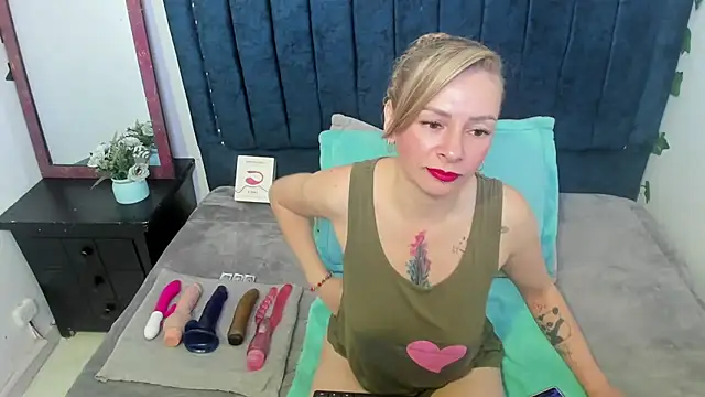 alaha evans online show from December 21, 4:03 am