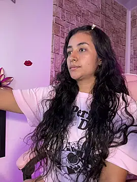 Snapshot of Lady_Rey chatting on February 20, 1:46 am Lady Rey online show from February 20, 1:46 am