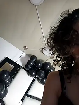 AriannaRussell  online show from March 19, 1:22 pm